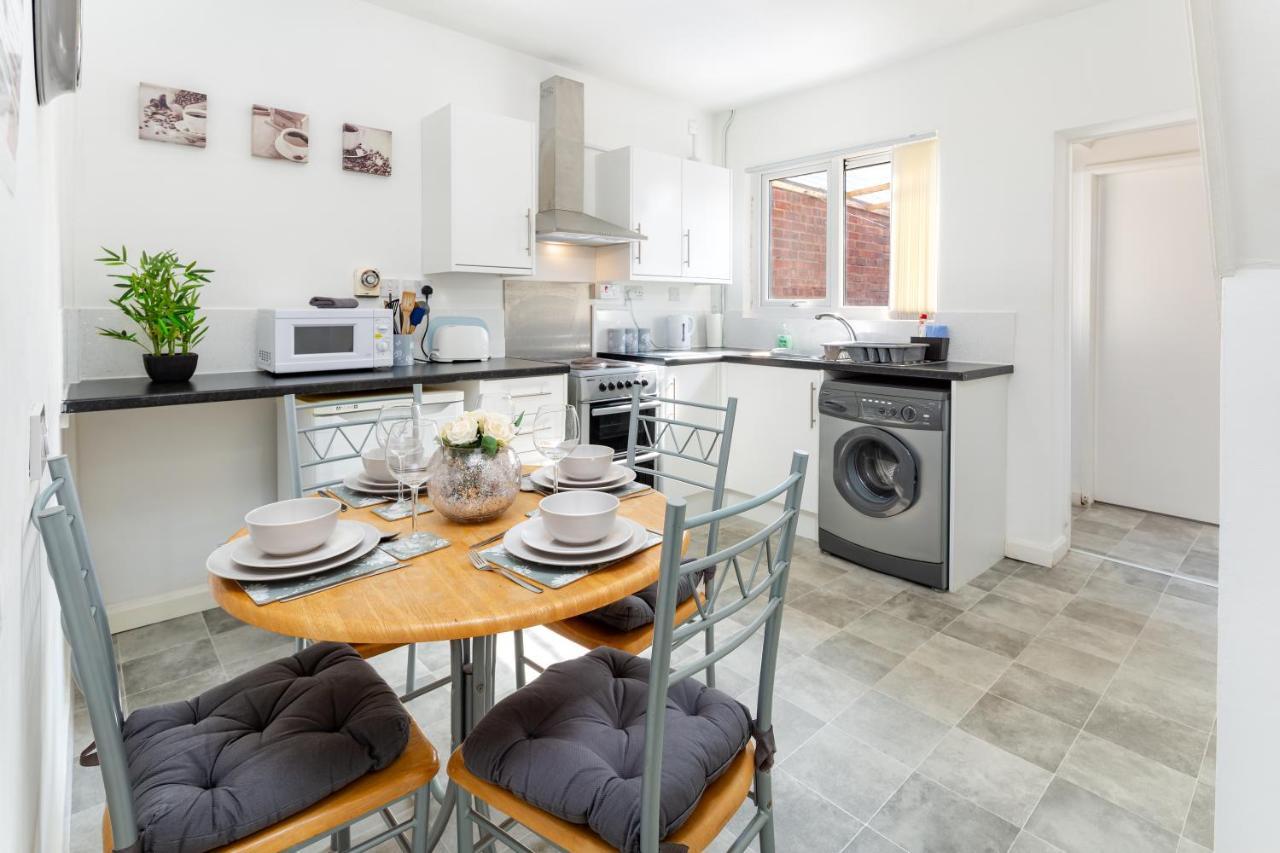 Cosy Anfield Guesthouse - Free Parking ليفربول المظهر الخارجي الصورة